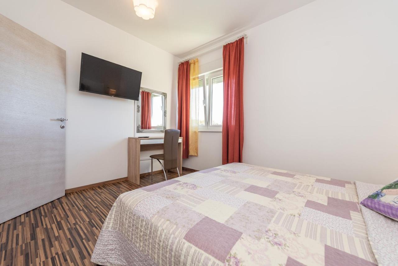 Antonio Apartments Sukosan Bagian luar foto