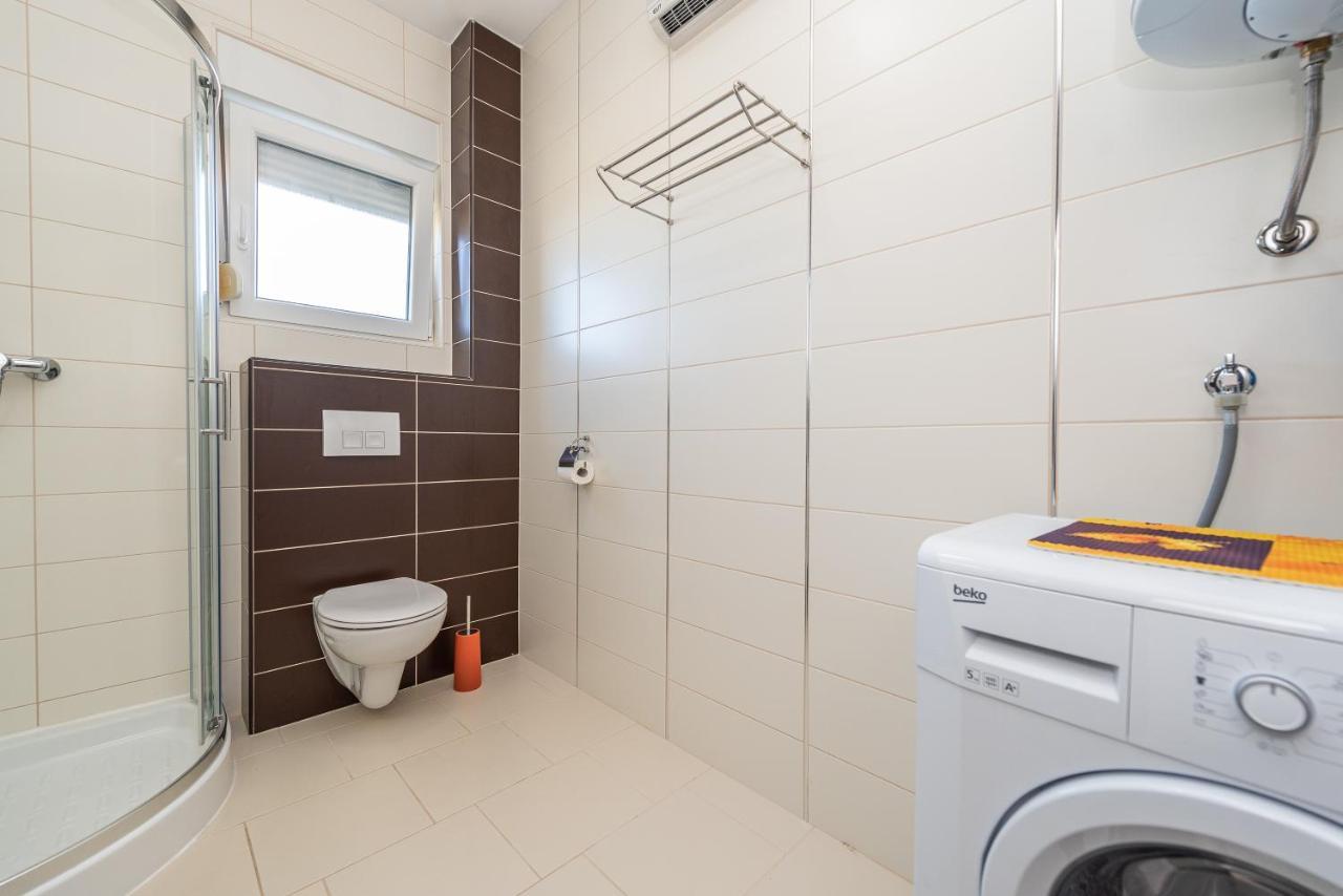 Antonio Apartments Sukosan Bagian luar foto