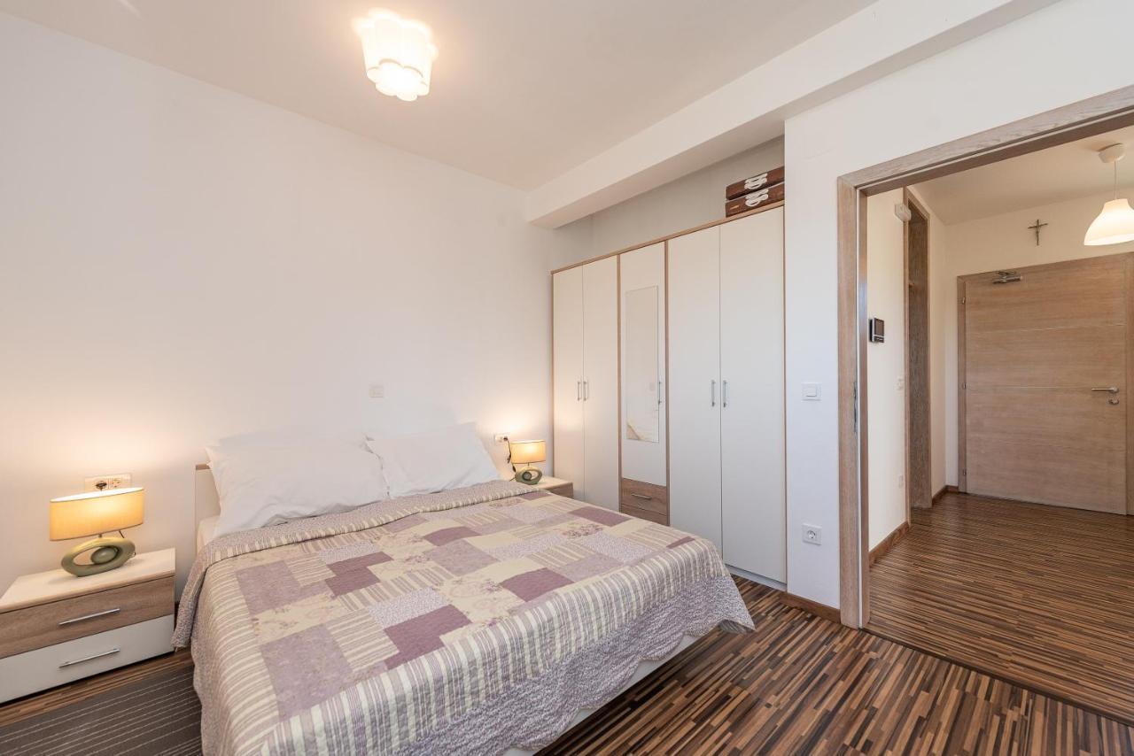 Antonio Apartments Sukosan Bagian luar foto