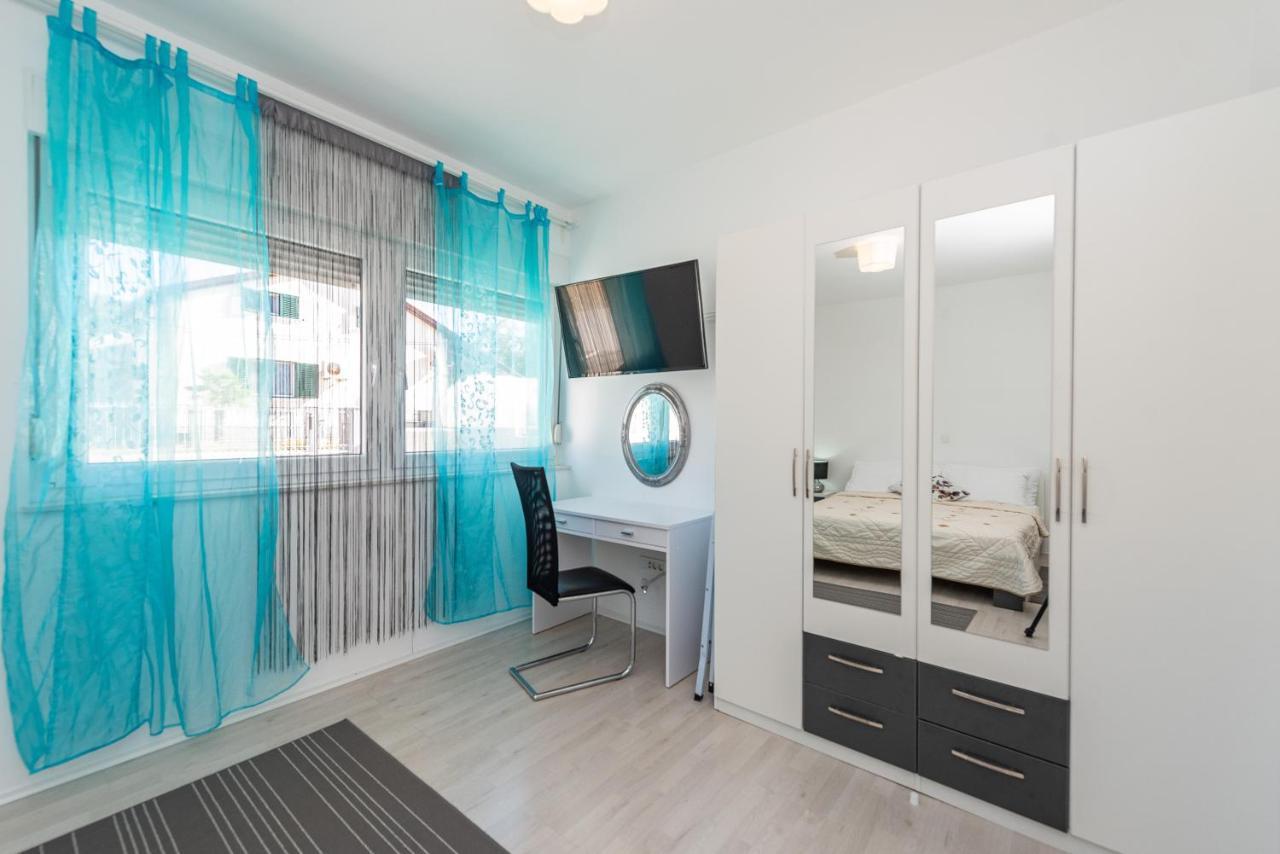 Antonio Apartments Sukosan Bagian luar foto