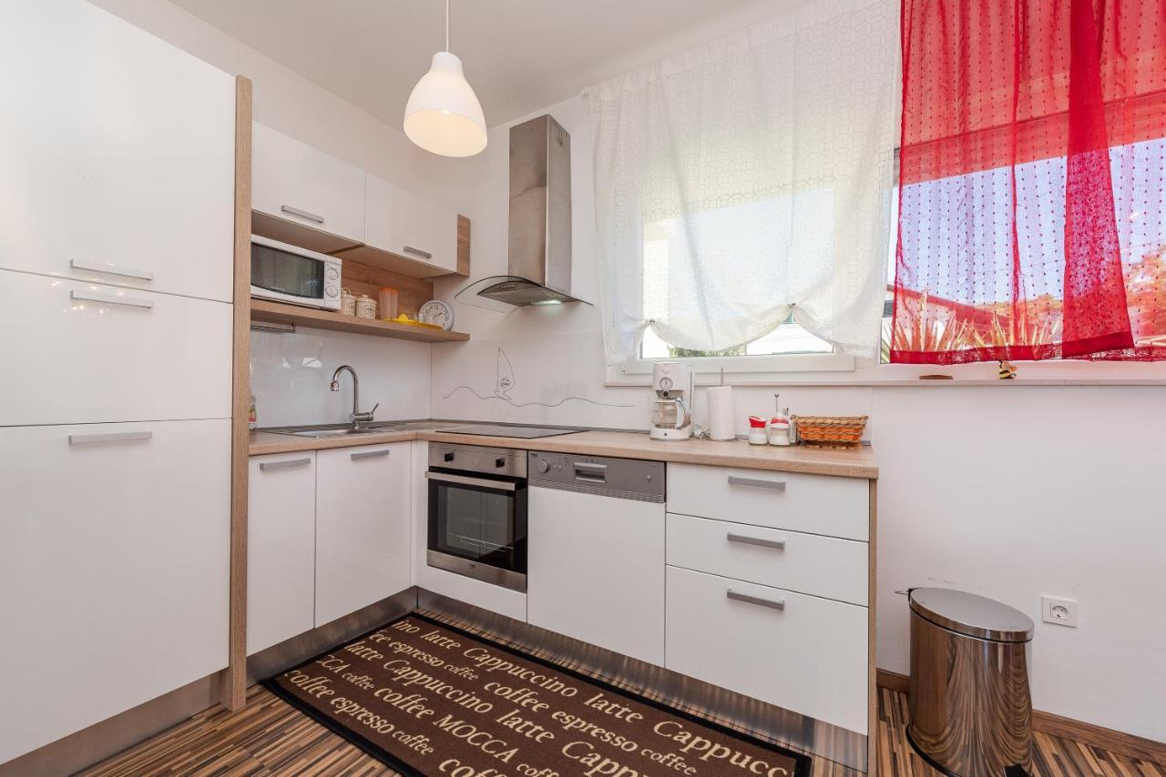 Antonio Apartments Sukosan Bagian luar foto