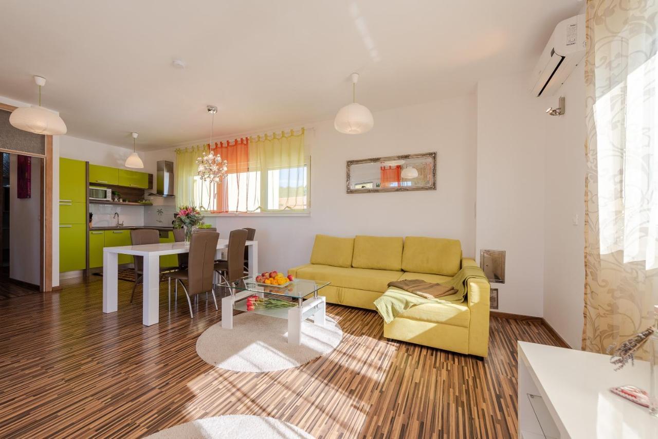 Antonio Apartments Sukosan Bagian luar foto