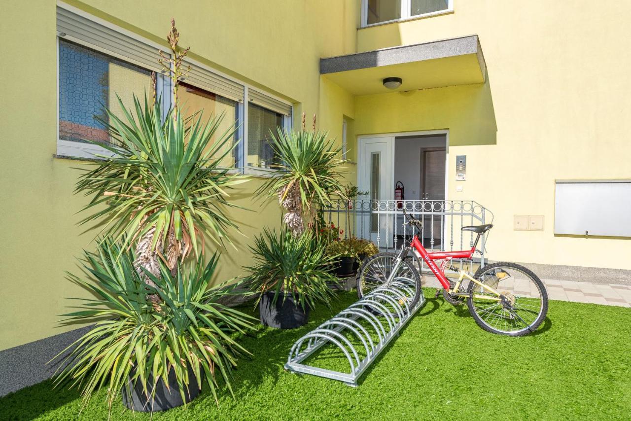 Antonio Apartments Sukosan Bagian luar foto