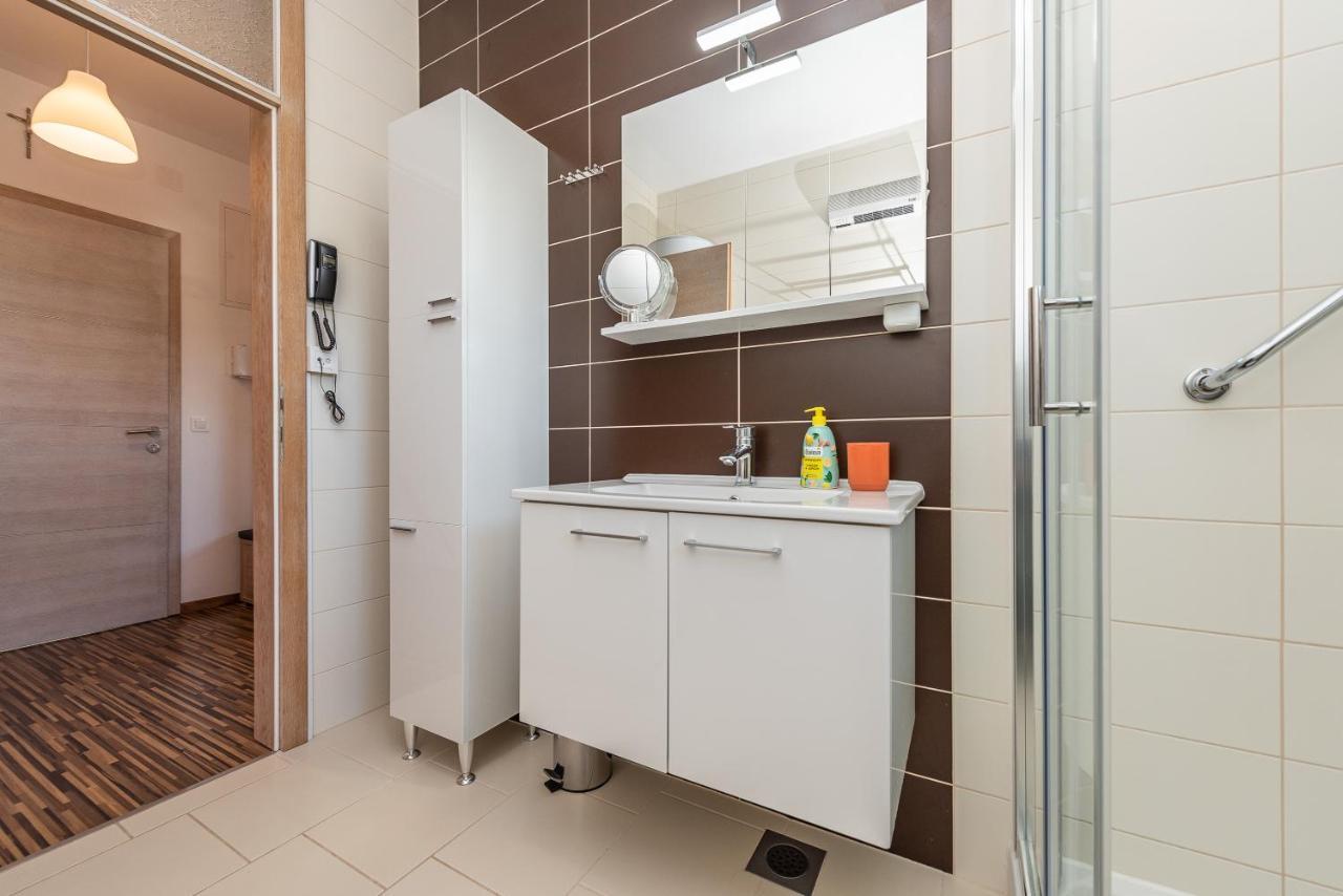 Antonio Apartments Sukosan Bagian luar foto