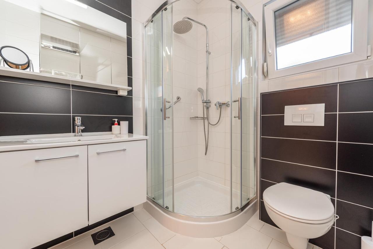 Antonio Apartments Sukosan Bagian luar foto