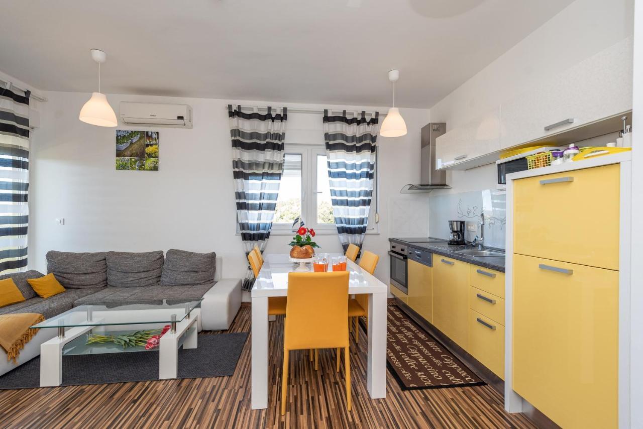 Antonio Apartments Sukosan Bagian luar foto